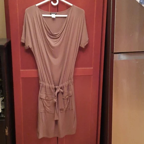 Dress - Picture 4 of 4